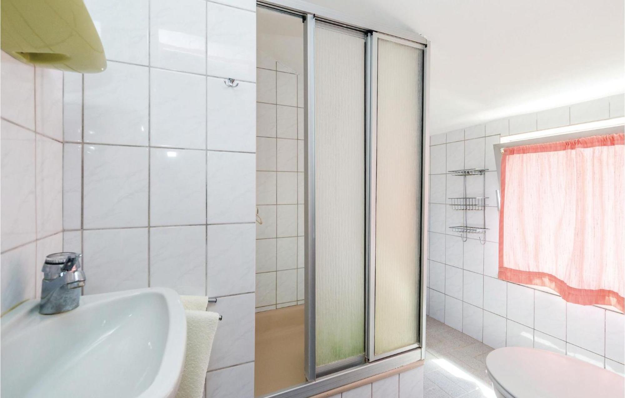 Lovely Apartment In Kampor With Kitchen Exterior foto